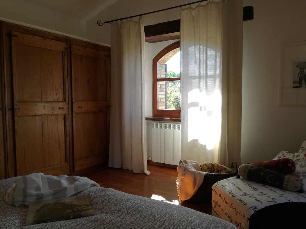 Exclusive House, 3 Bedrooms, Park View, Garden Area (La dimora nel casale)