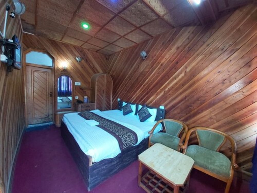 Deluxe Double Room, Lake View - Photo 6