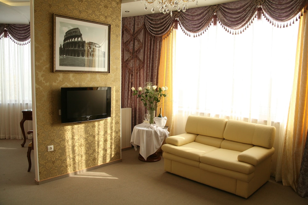 Premium Studio Suite photo 3