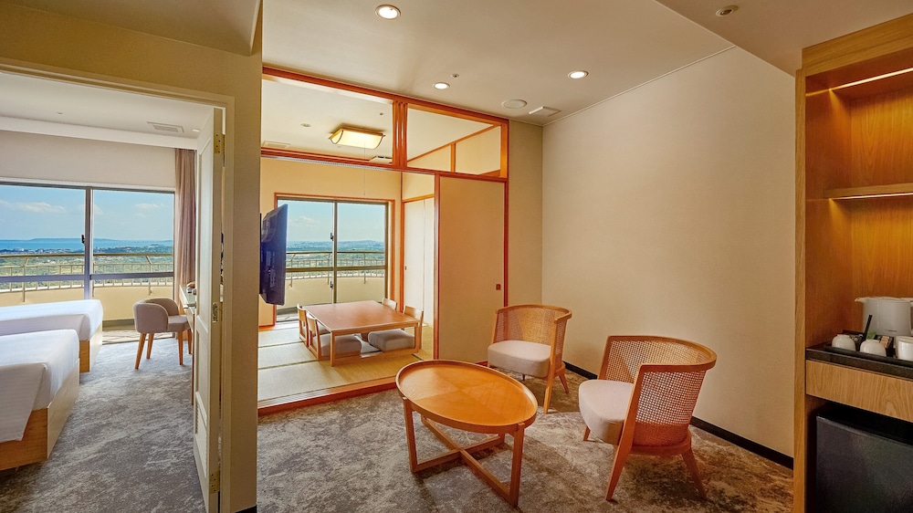 Suite, 1 Bedroom, Garden View (2 Twin, Tatami, Floor 6) photo 3