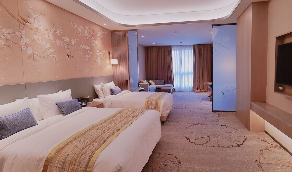 Deluxe Room, Multiple Beds, Non Smoking (Family)