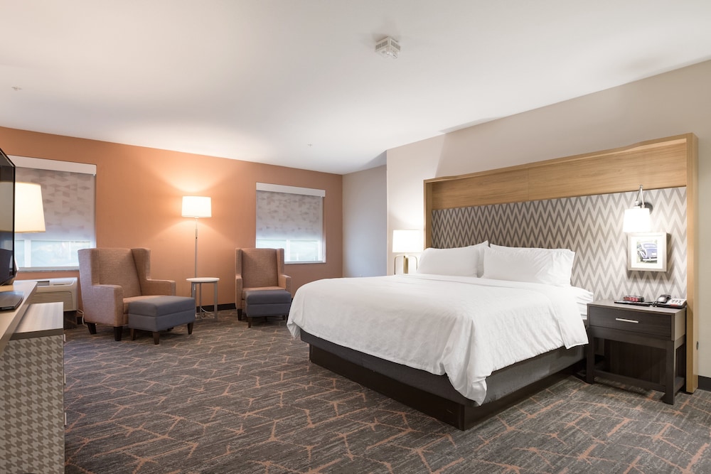 Standard Room, 1 King Bed, Accessible, Jetted Tub - Photo 3