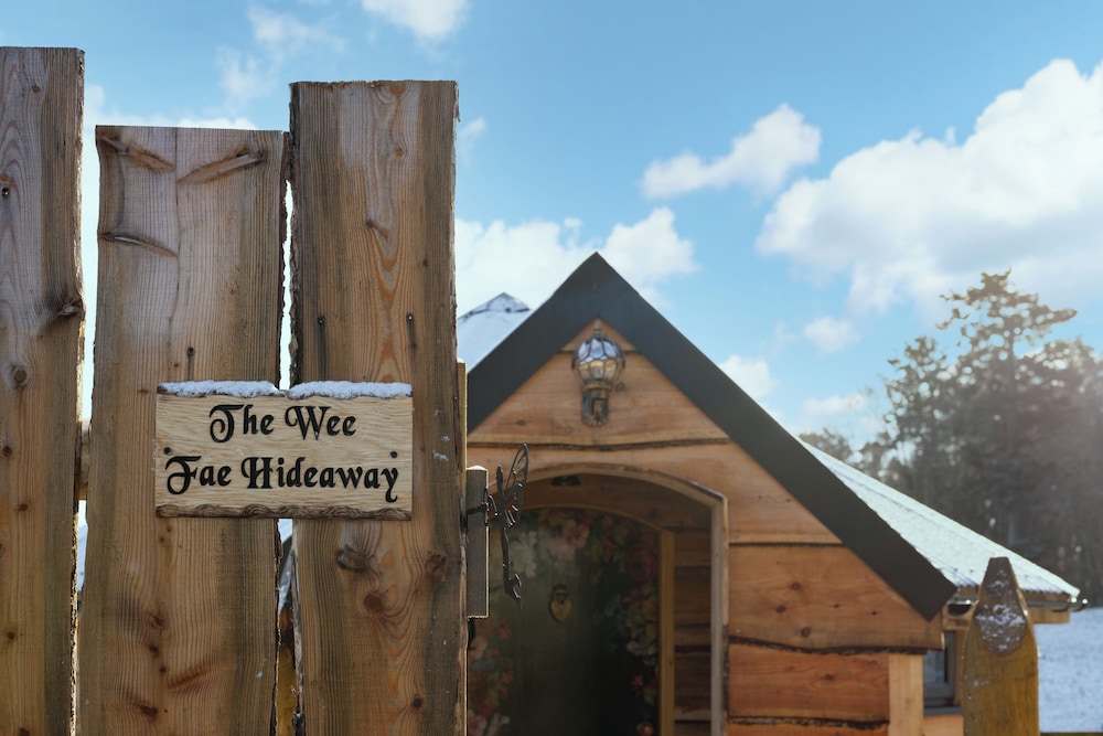Luxury Cabin, 1 Bedroom (The Wee Fae Hideaway) photo 1
