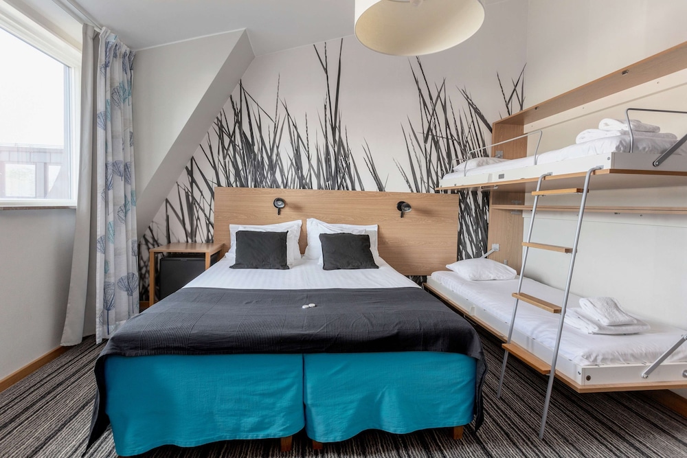 Family Room, 1 Queen Bed, Non Smoking - Photo 1