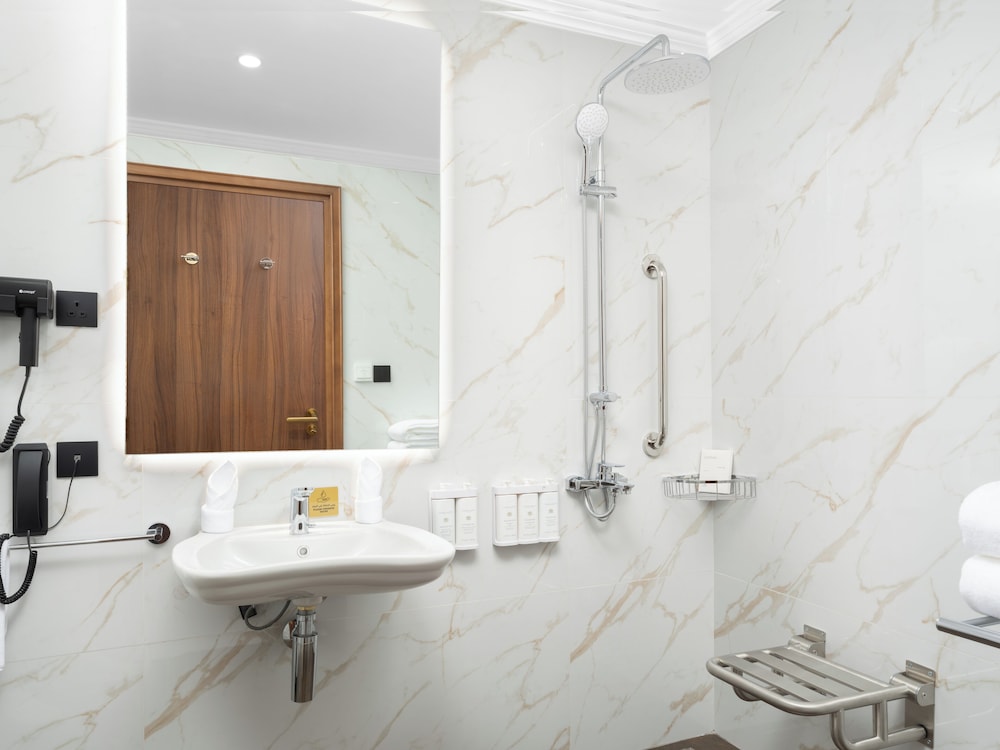 Accessible Double Room - Photo 5