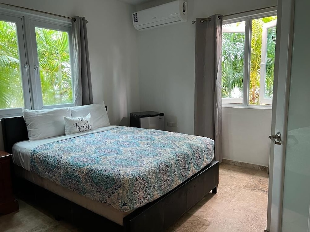 MwPi 103 Economy Room with 1 Queen Size Bed First Floor