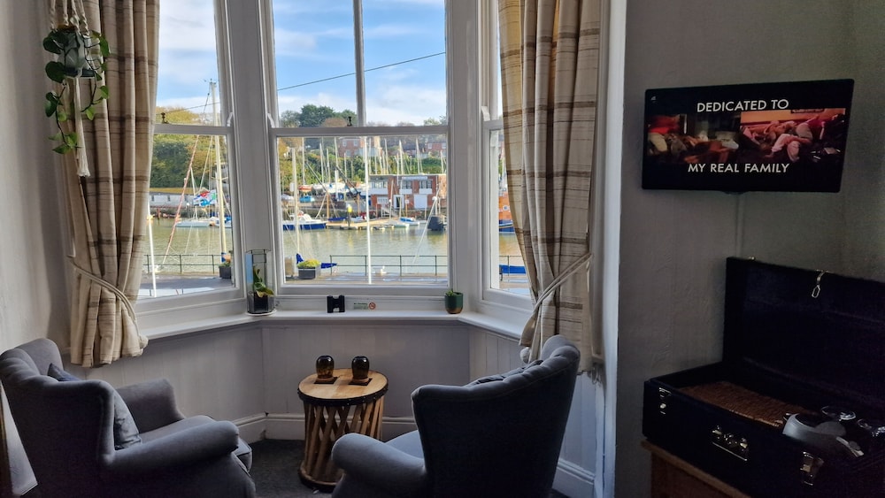 Double Room, Ensuite, Harbor View (Room 3,  1st Floor) photo 3