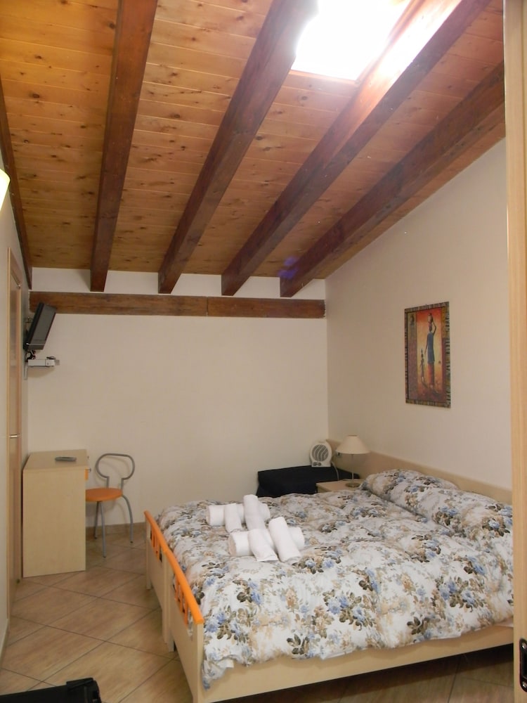 Economy Double Or Twin Room photo 1