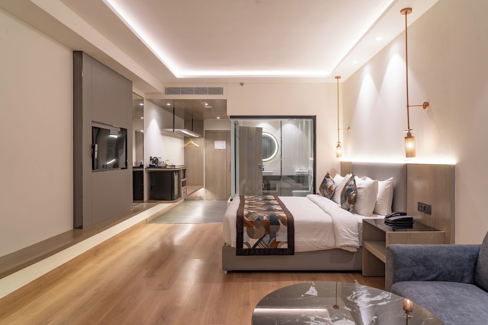 Club Double Room - Photo 8
