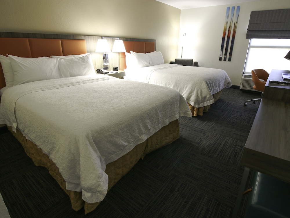 2 QUEEN BEDS NONSMOKING - Photo 4