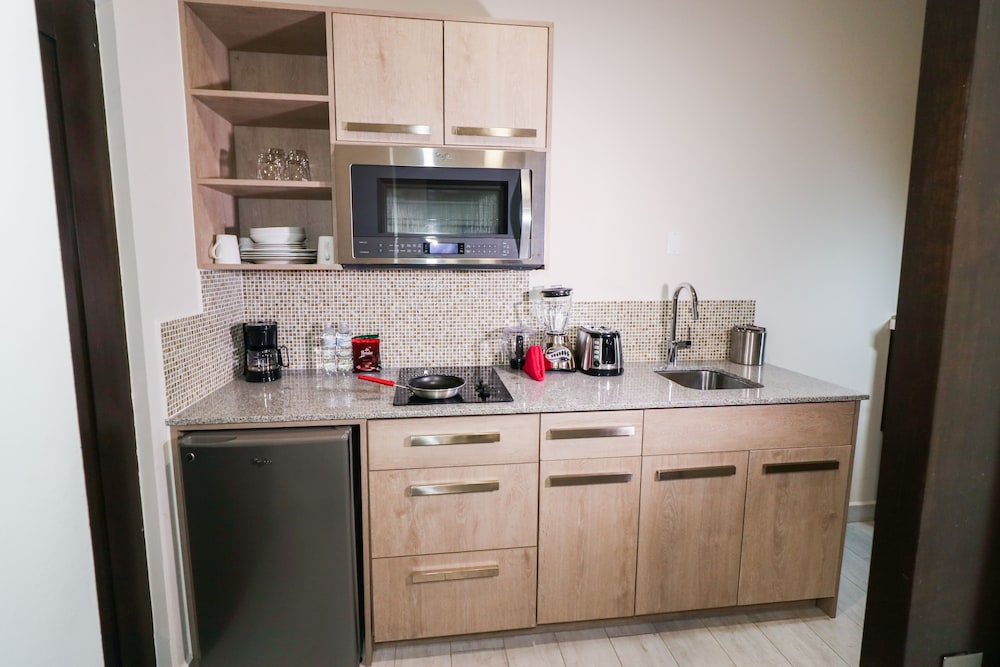 Junior Suite, 2 Queen Beds, Kitchenette