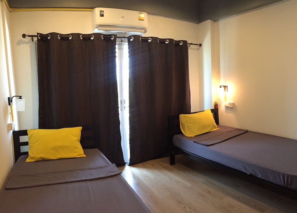 Basic Twin Room - Photo 1