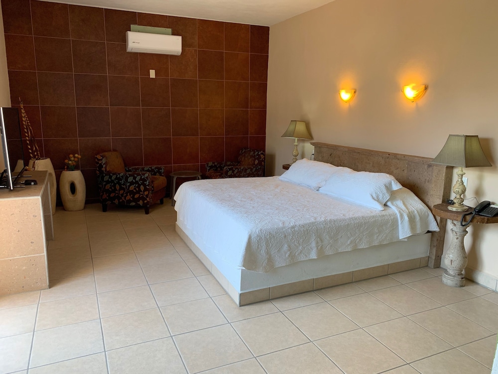 Suite Deluxe with Kitchen photo 1