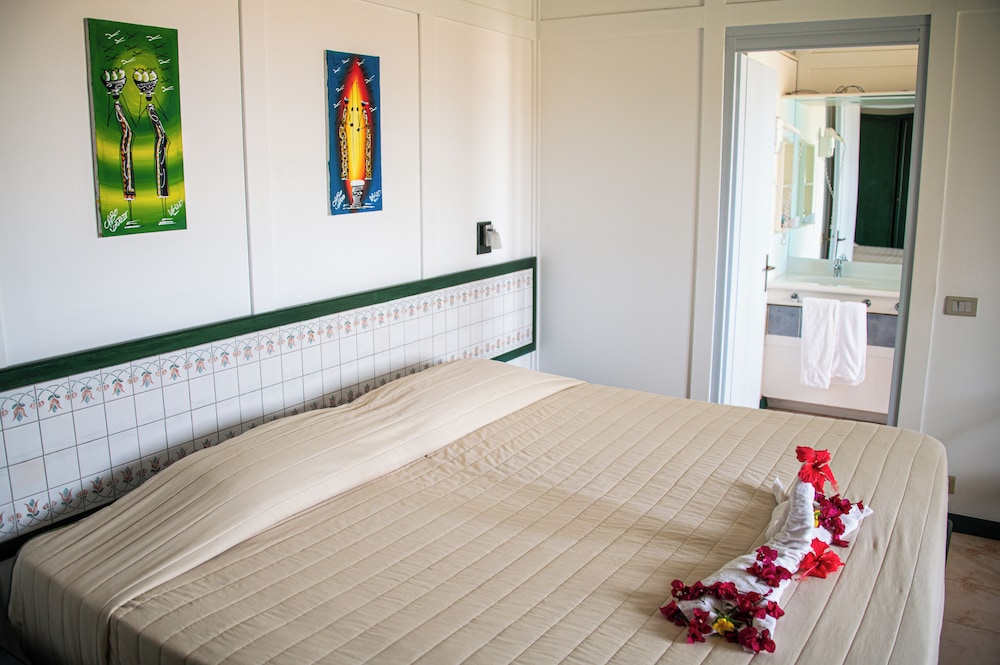Classic Double Room Single Use photo 2