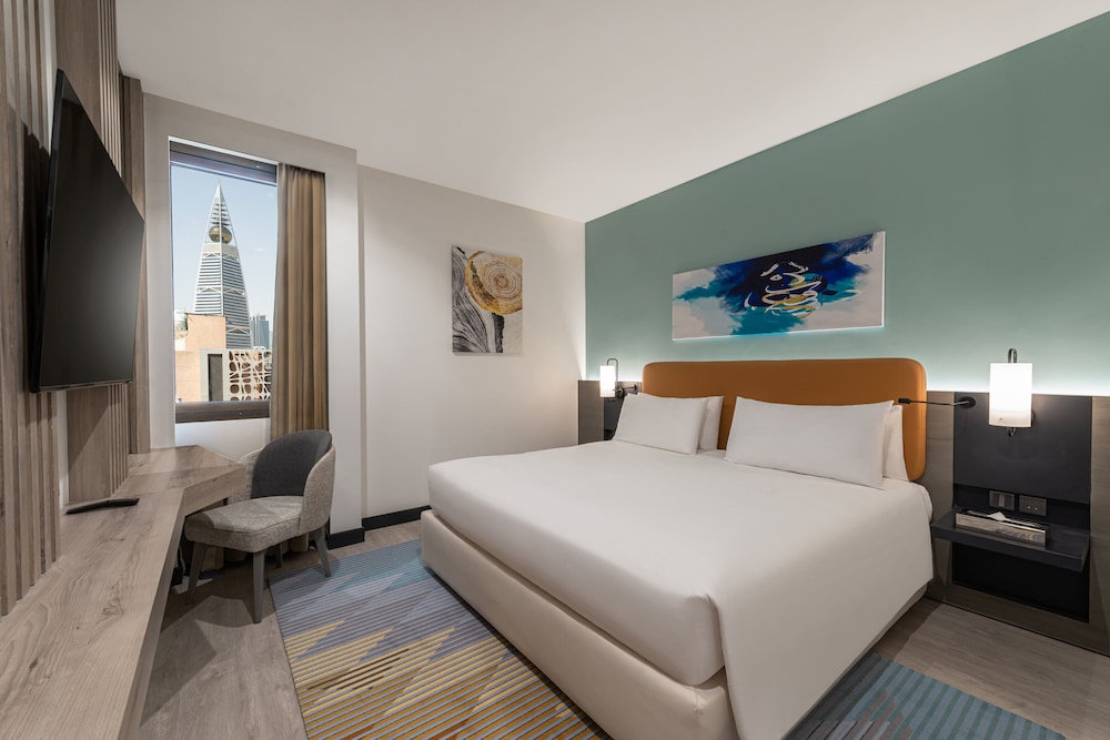 Standard Room, 1 King Bed, Non Smoking - Photo 1
