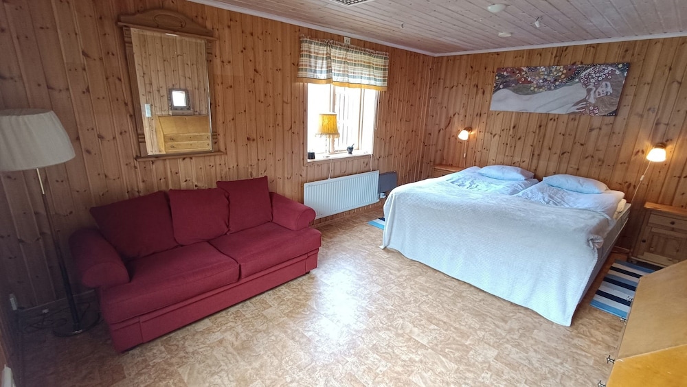Basic Double or Twin Room, 1 King Bed with Sofa bed, Non Smoking photo 1