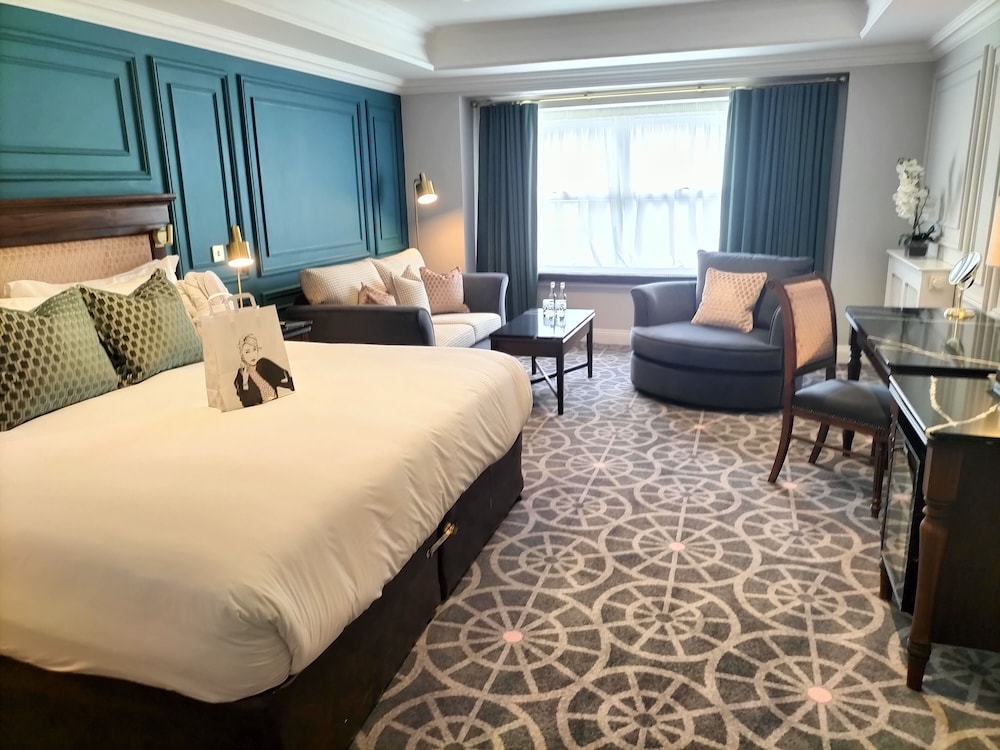 Junior Suite, 1 King Bed - Photo 3