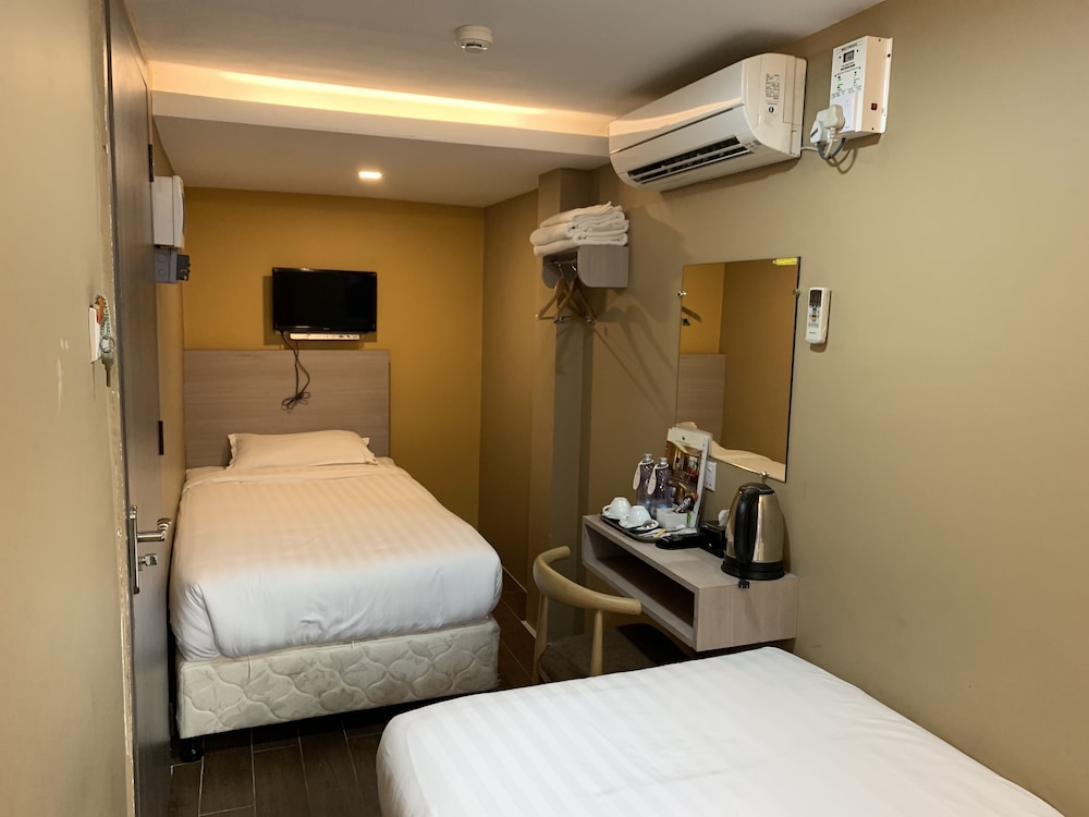Economy Double or Twin Room photo 3