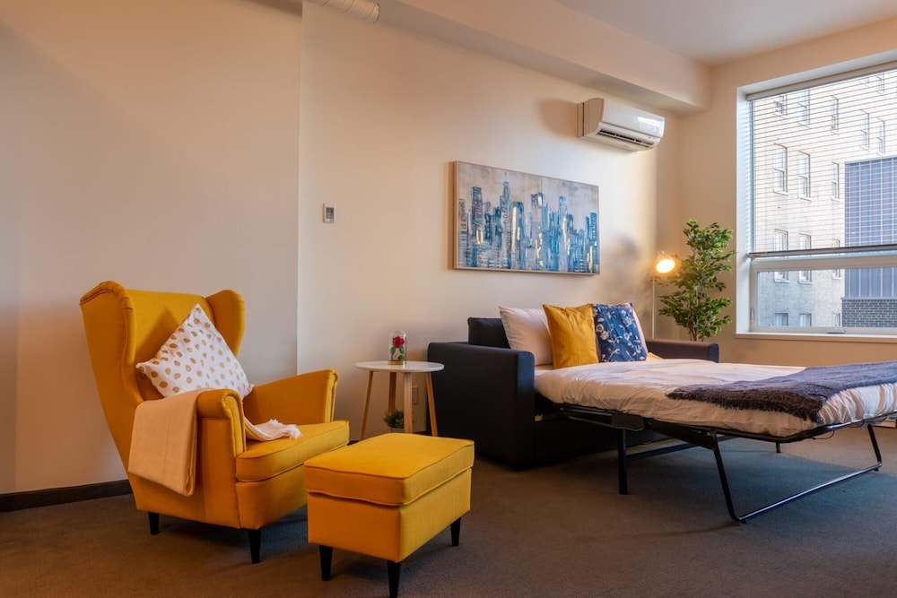 Comfy DT Loft w Parking Rooftop Patio BBQ Gym, 写真 30