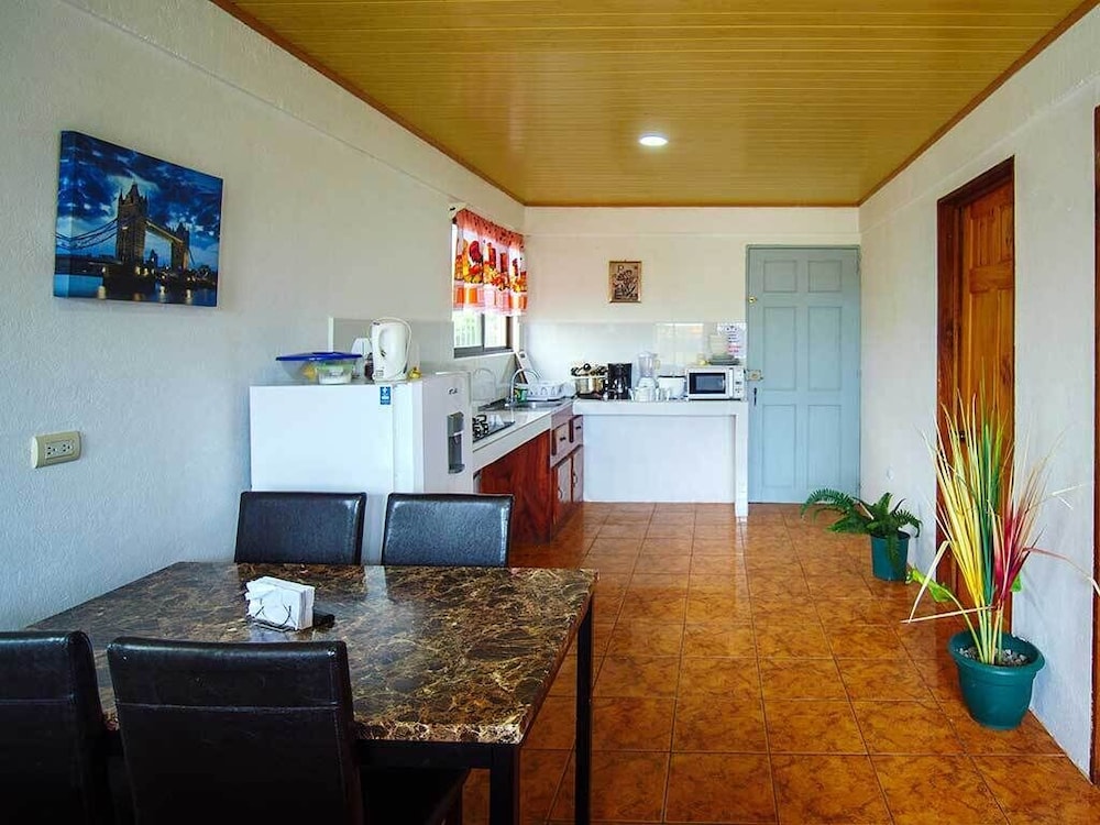 Basic Apartment photo 2