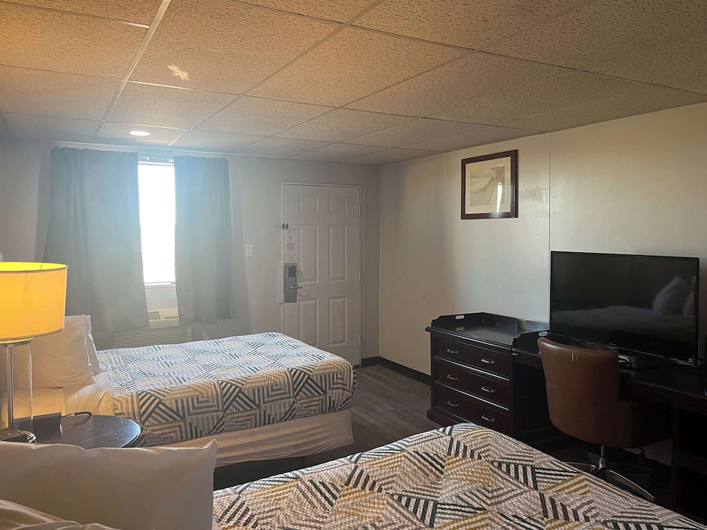 Standard Room, 2 Queen Beds, Non Smoking
