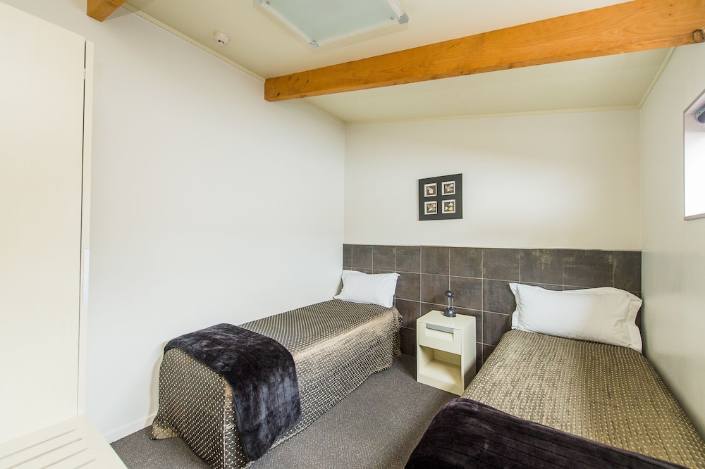 Family Unit, 2 Bedrooms photo 1