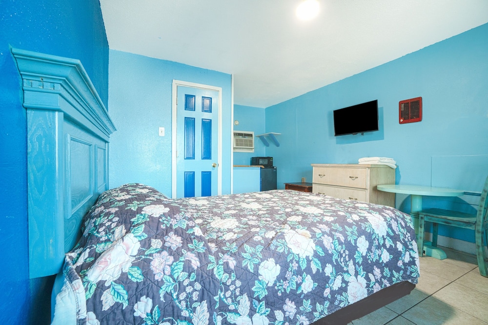 Room, 1 Double Bed, Smoking - Photo 1