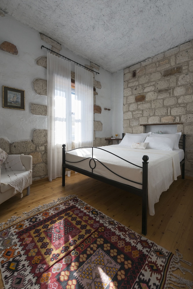 Standard Room - Photo 1