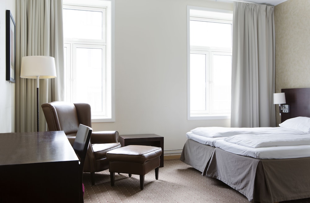 Standard Room, 1 Double Bed, Non Smoking - Photo 9