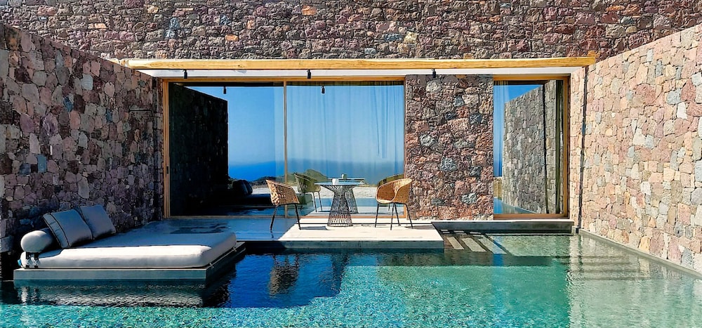 Signature Suite, Private Pool, Sea View photo 2