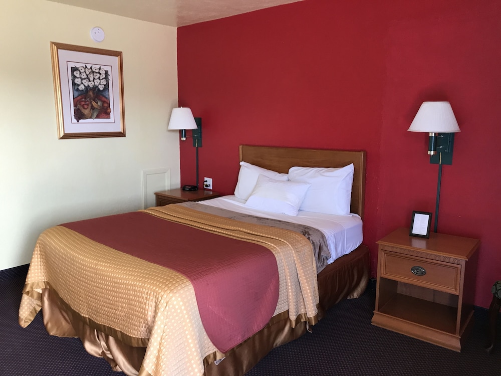 Economy Double Room Single Use, 1 Double Bed photo 2