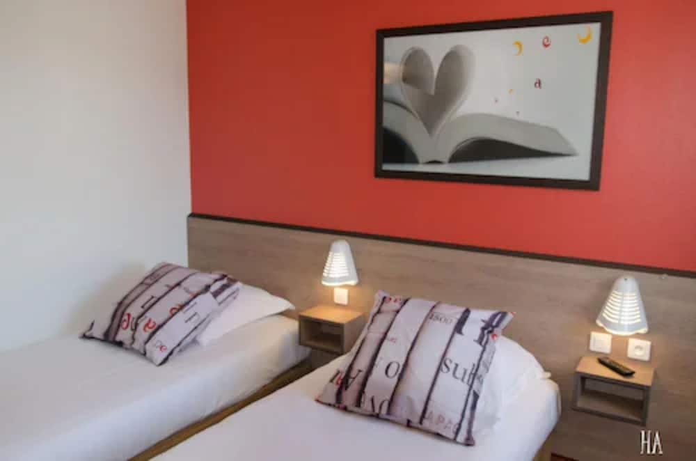 Standard Twin Room photo 3