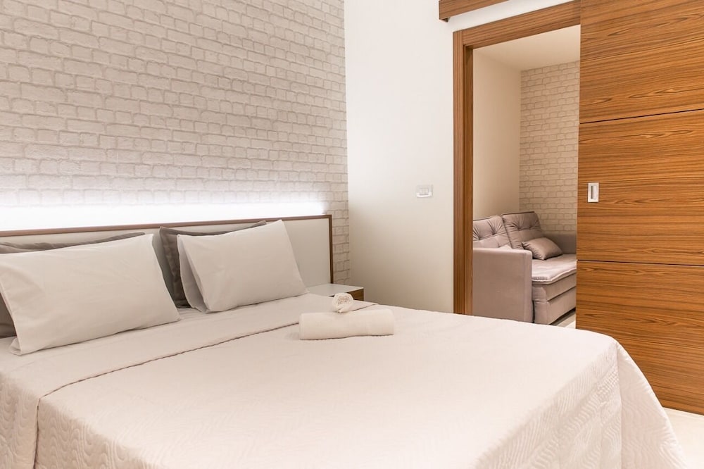 Premium Suite - Photo 1