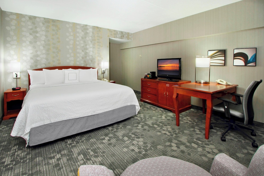 Room, 1 King Bed - Photo 3