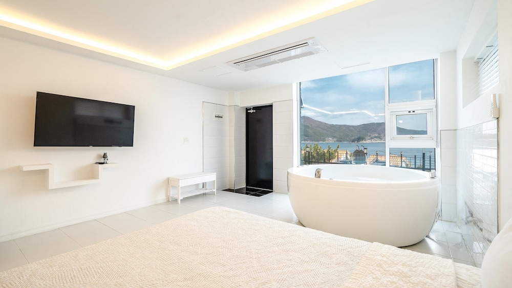 Basic Room, 1 Bedroom (byeol set) - Photo 9