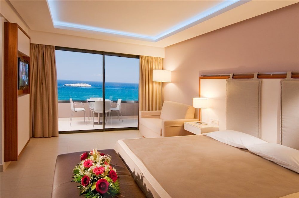 Superior Room, Sea View (Waterfront) photo 1