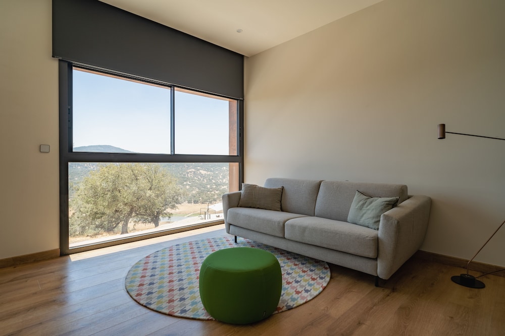 Exclusive House photo 3