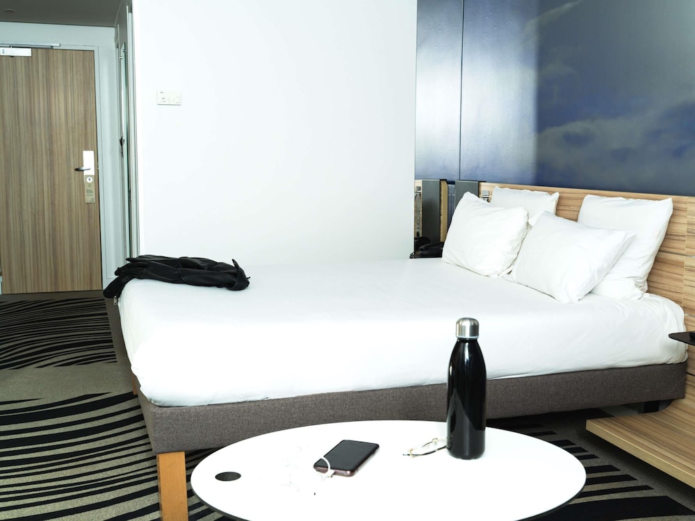 Club Room, 1 Queen Bed - Photo 2