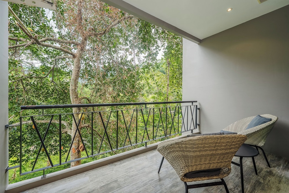 Apartment, Balcony, Hill View photo 3