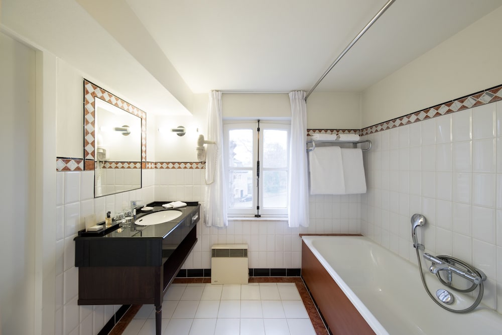 Executive Room - Photo 3