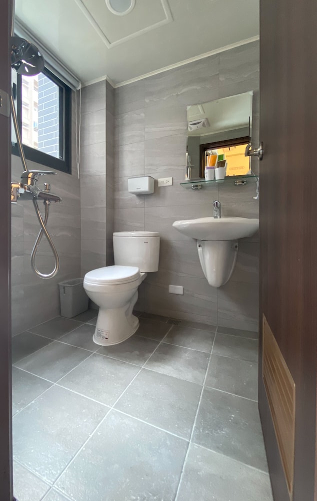 Standard Double Room - Photo 3