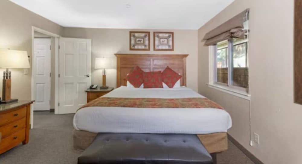 Signature Room photo 2