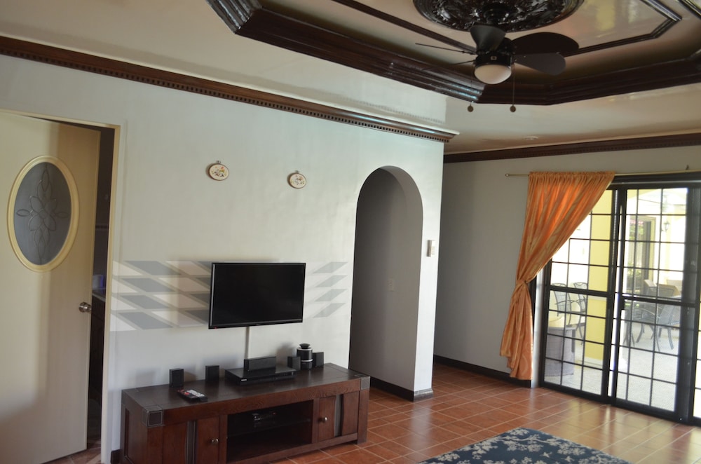 Room, 5 Bedrooms photo 3