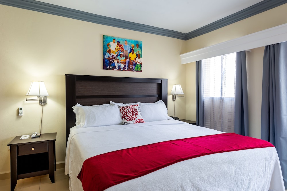 Studio Suite, 1 King Bed, Kitchen