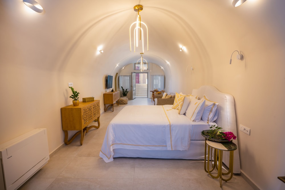 Traditional Cave Suite