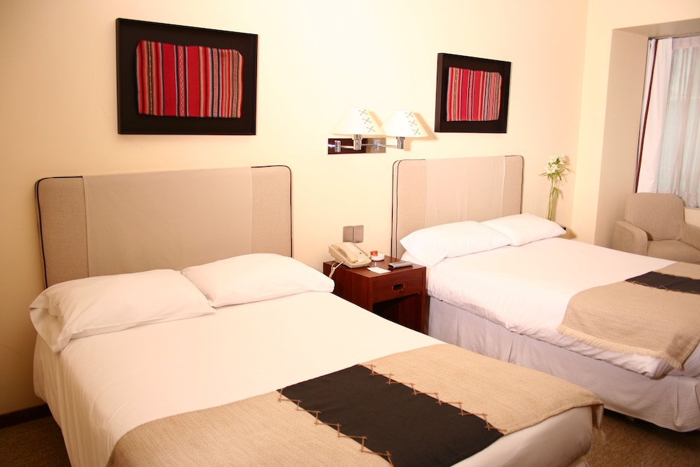Standard Room, 2 Queen Beds - Photo 3