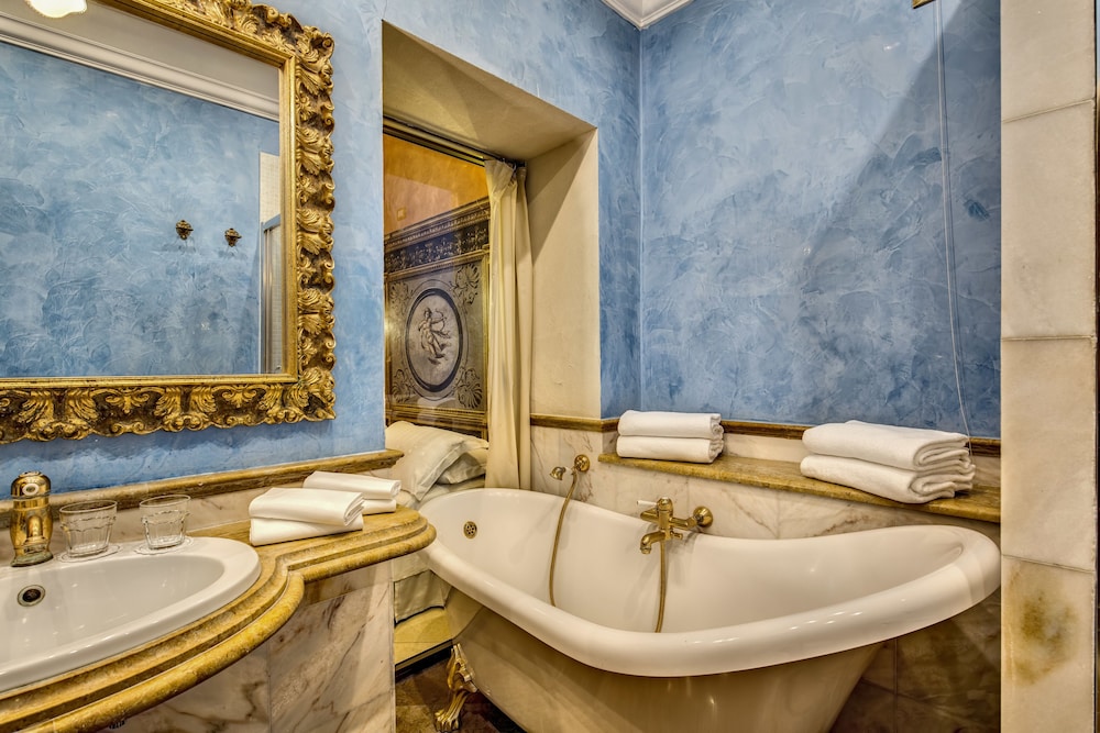 Classic Room, 2 Queen Beds photo 2