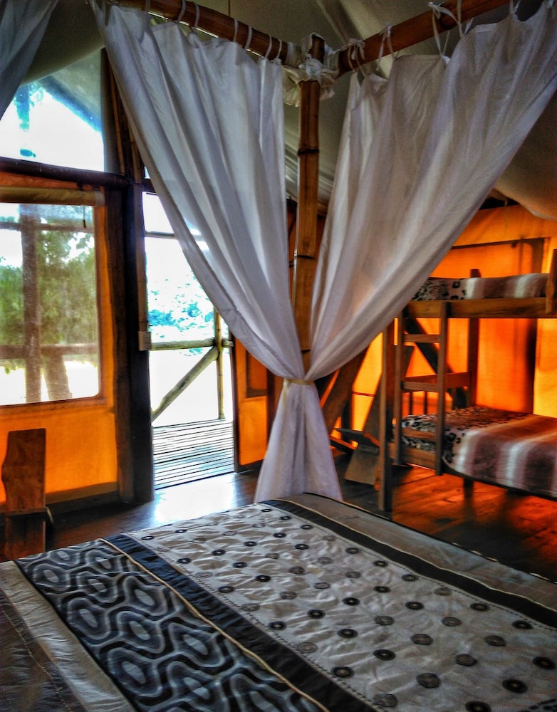 Comfort Tent, 1 Bedroom, Ensuite, River View (Glamping) photo 2
