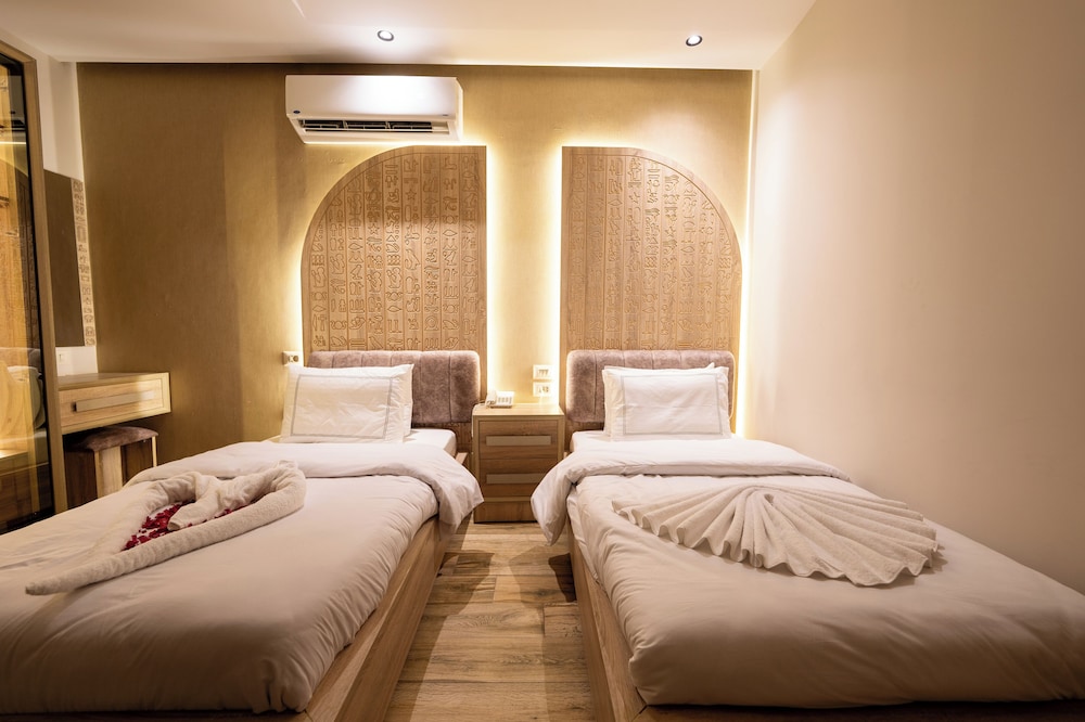 Deluxe Room, 2 Twin Beds - Photo 1