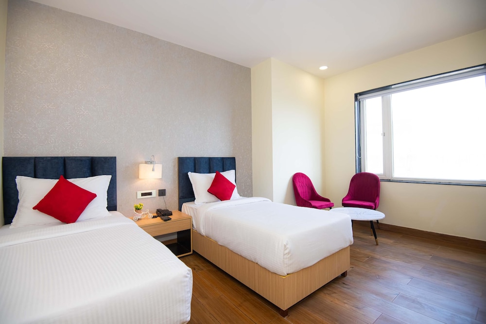 Superior Twin Room, City View